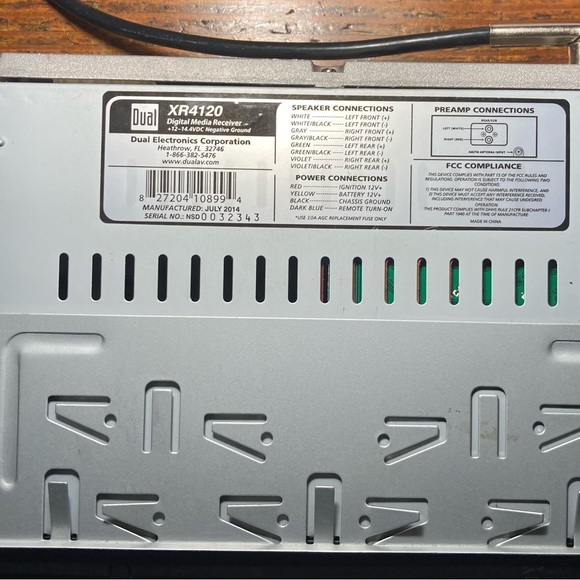 Dual Car Stereo CR4120 - Picture 3 of 3